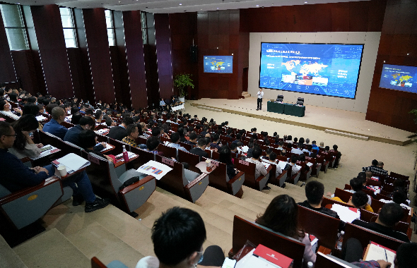 同心唱好“双城记”（竖线）今天，成都市第九期国资国企大讲堂顺利举行！